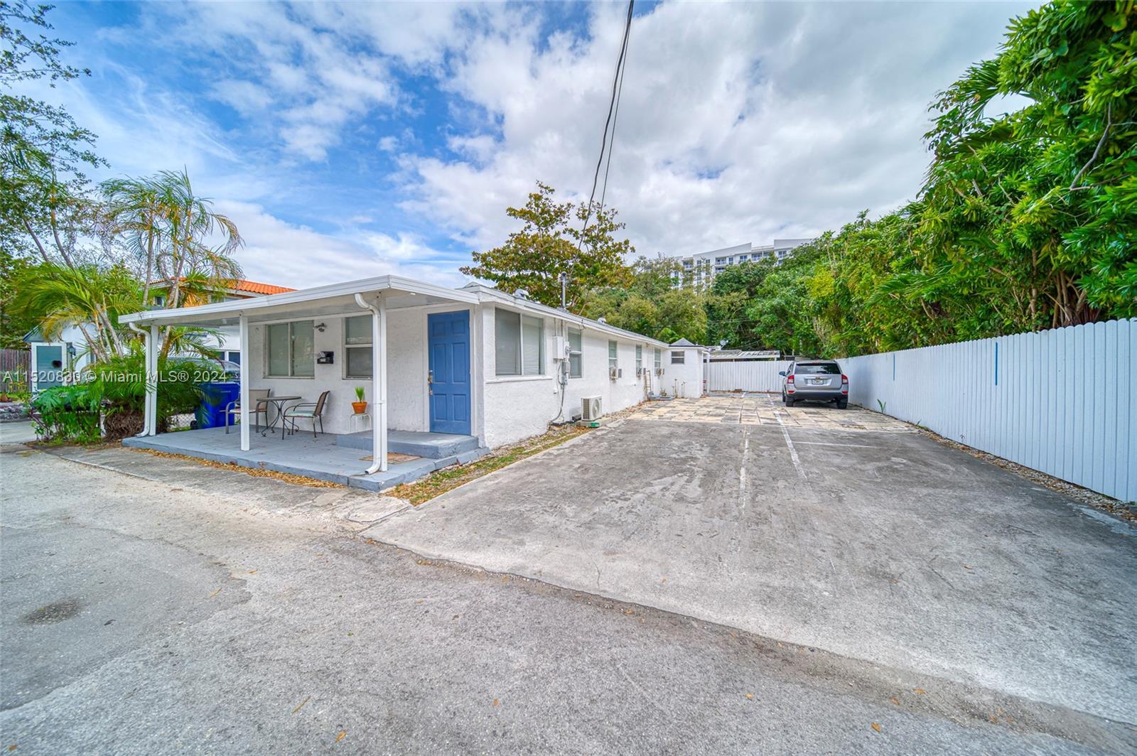 Turn key opportunity centrally located between Coral Gables and Coconut Grove. This investment is ve