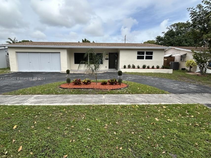 Photo of 801 S Highland Dr in Hollywood, FL