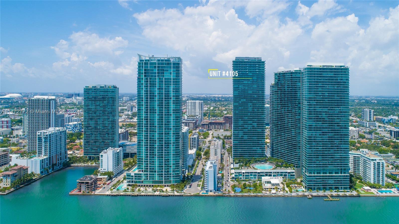 Stunning high floor 2 bedroom/3 bathroom with breathtaking views of the bay, Miami beach and the oce