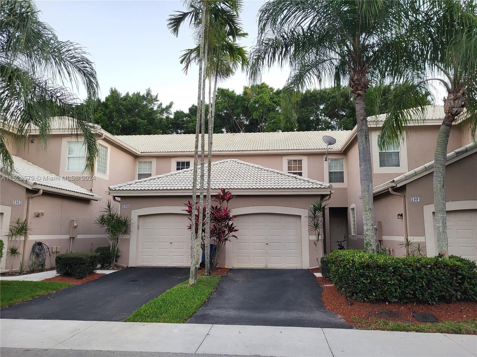 Photo of 1990 Madeira Dr in Weston, FL