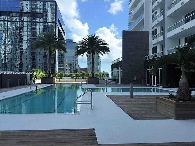 ONE OF THE BEST UNITS WITH BAYVIEWS, THE BOND IN BRICKELL. With THE BRITISH GLAMOUR. OFFERING 1+Den 