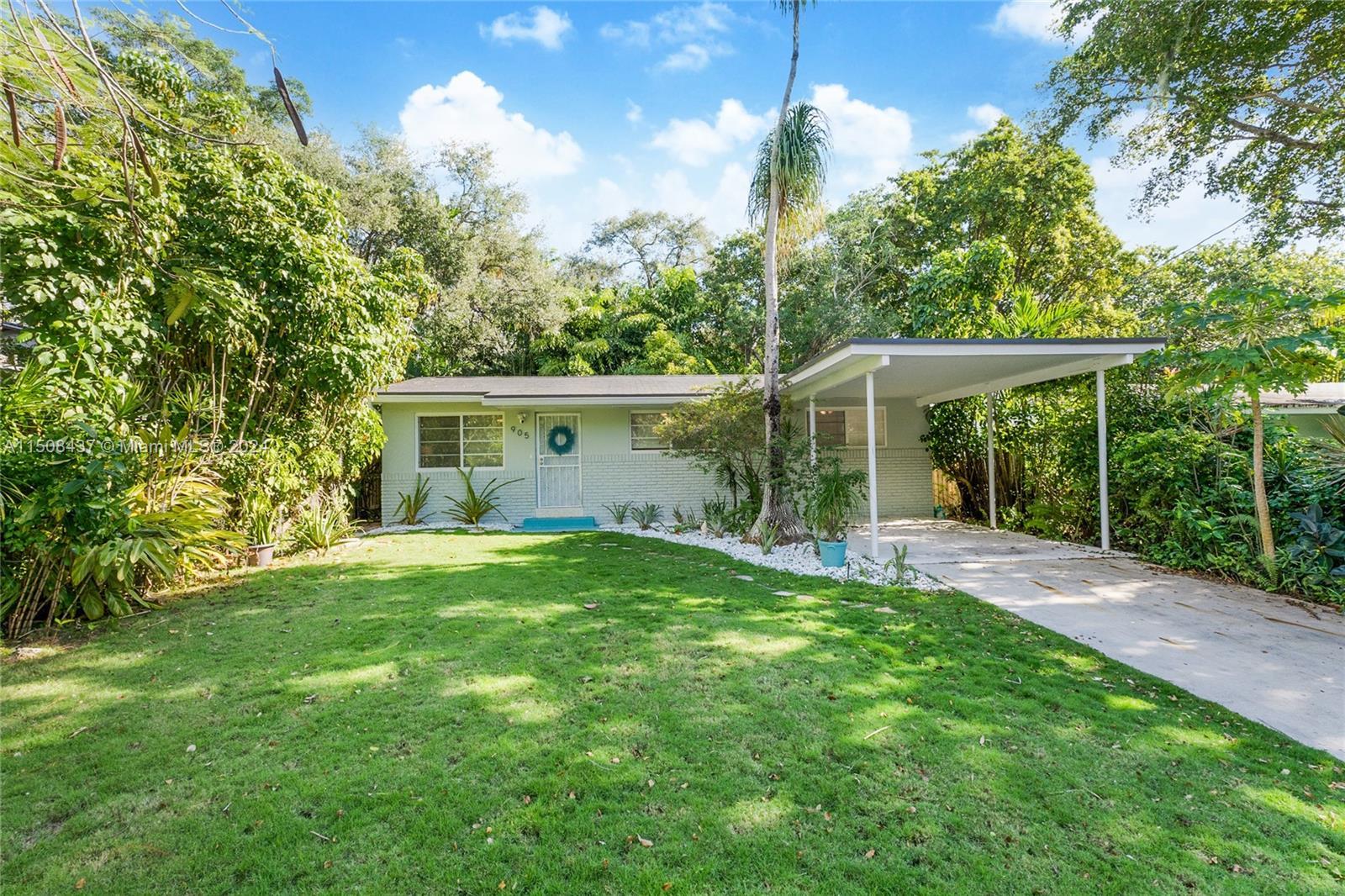 Photo of 905 NW 10th Ave in Miami, FL
