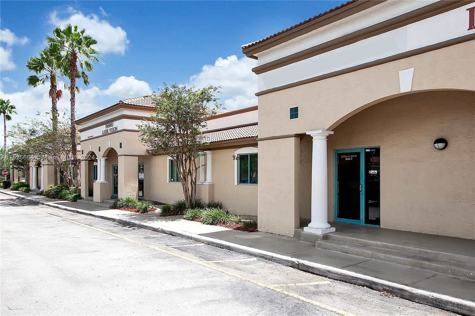 Photo of 2625 Executive Park Dr #5 in Weston, FL