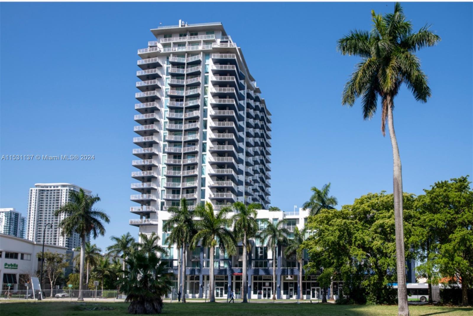 Exquisite Edgewater Retreat with Bay Views!
Step into the pinnacle of Miami lifestyle with this met