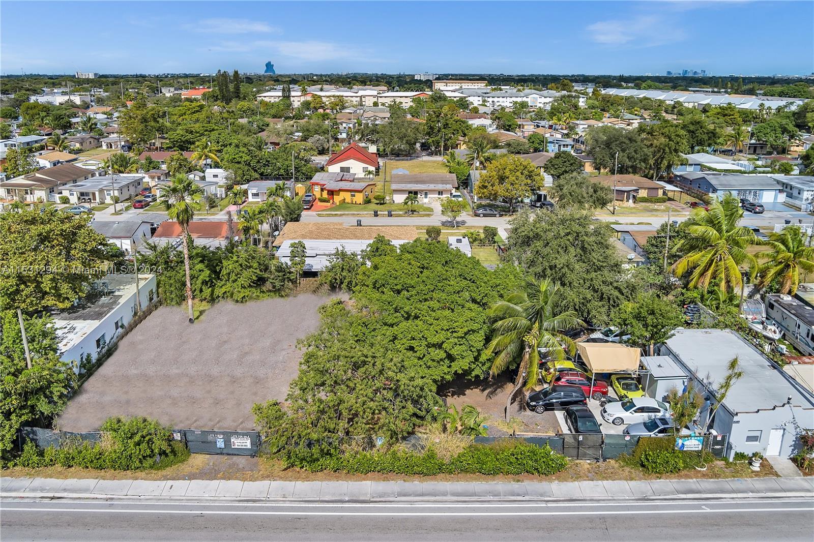 Photo of 5337 Pembroke Rd in Hollywood, FL