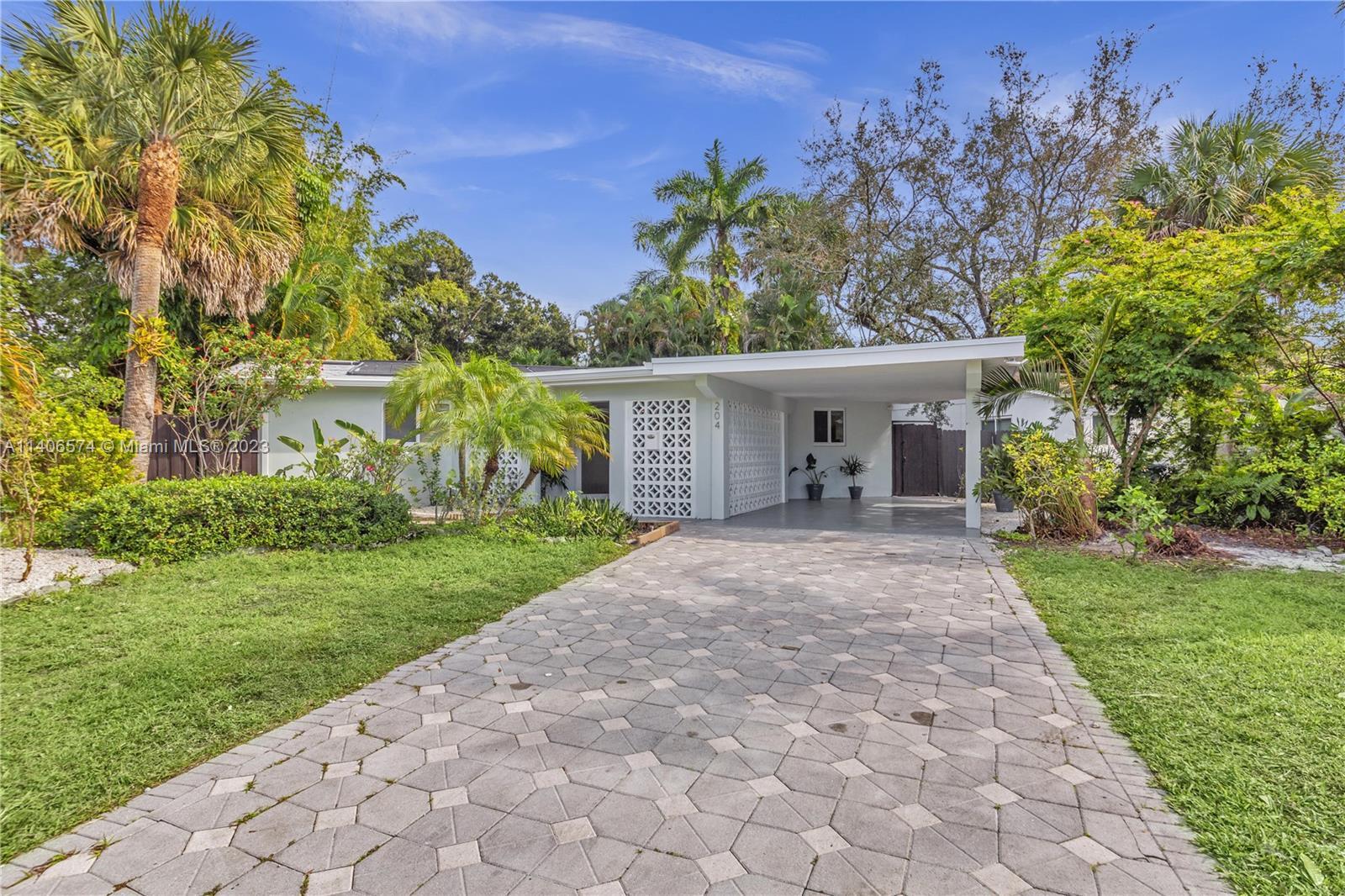 Photo of 204 SW 19th Ave in Fort Lauderdale, FL