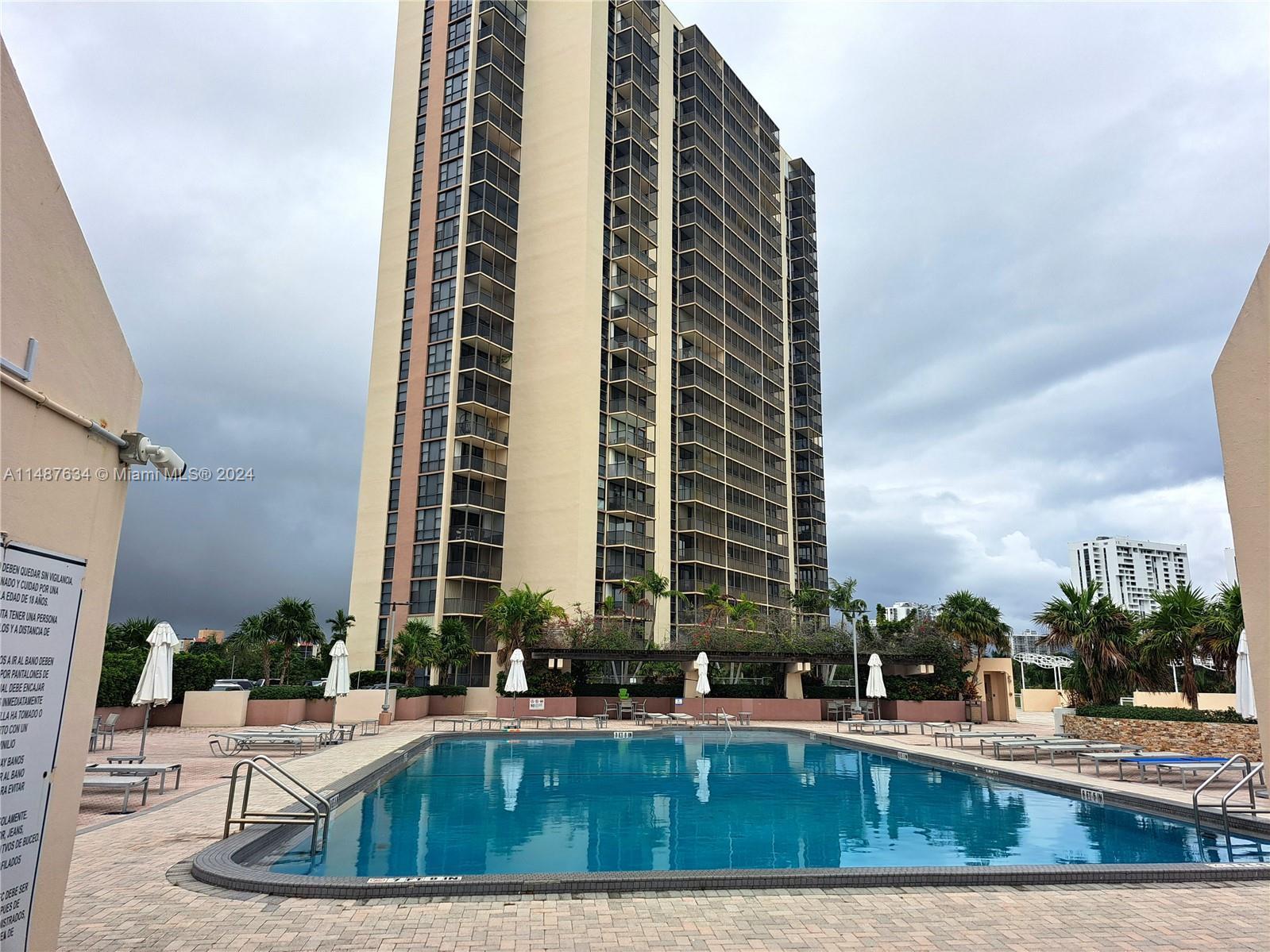 Photo of 20301 W Country Club Dr #2327 in Aventura, FL