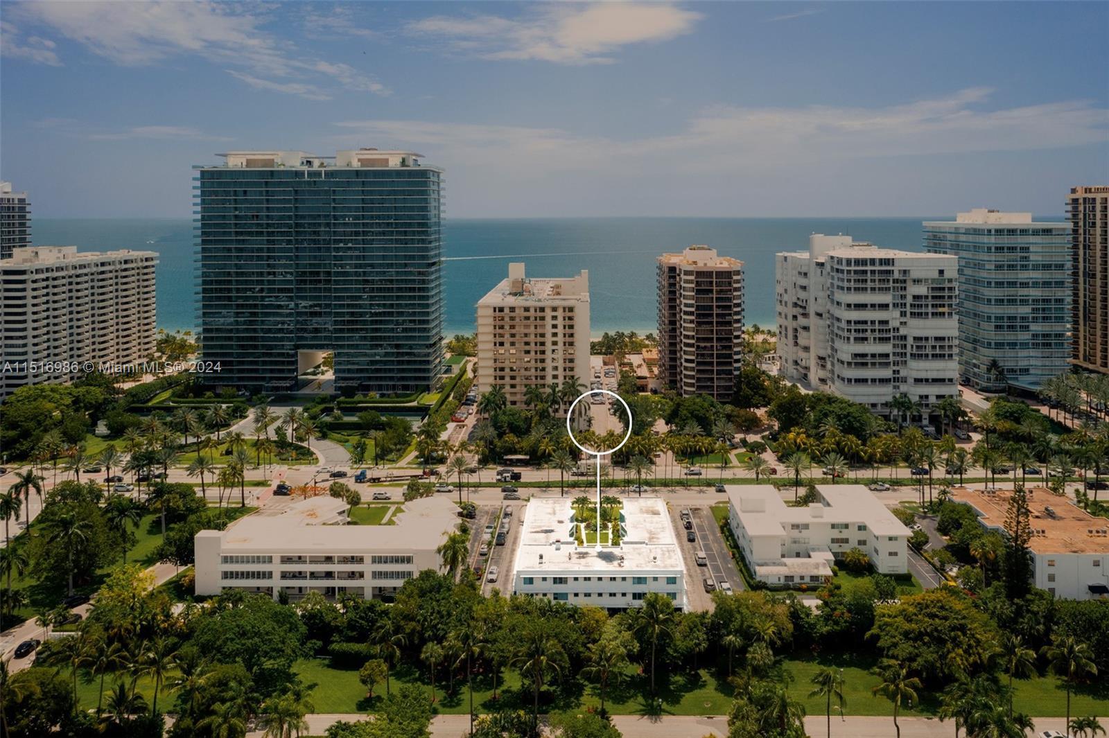 Spectacular and spacious 1B | 1B on Collins in the City of Bal Harbour. Granite countertops in the k