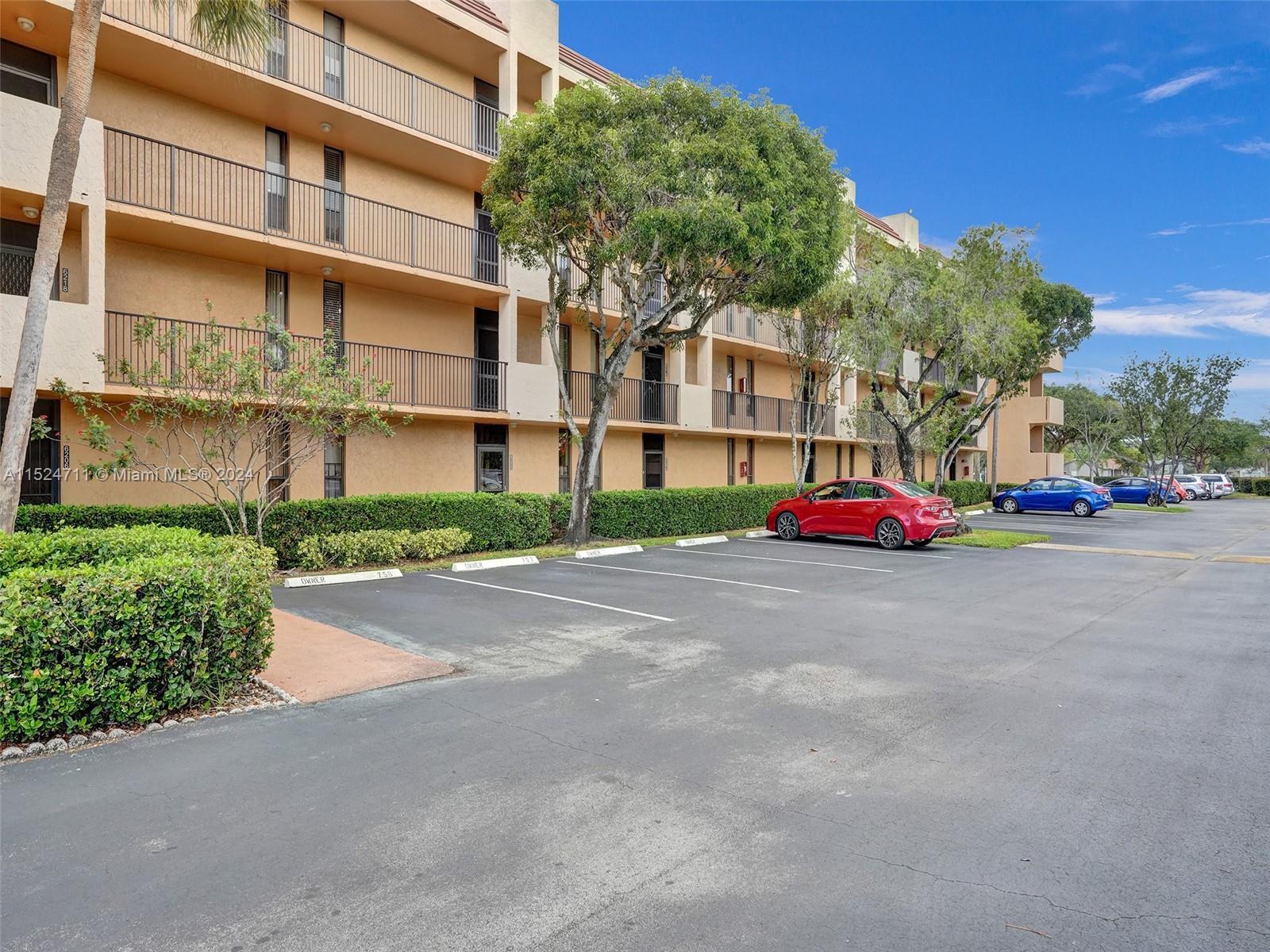 Photo of 6228 Coral Lake Dr #304 in Margate, FL