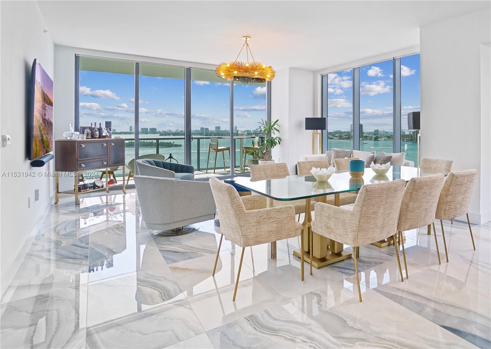Welcome to your luxurious retreat in Edgewater, Florida! This stunning condo boasts 3 bedrooms,4.5 b