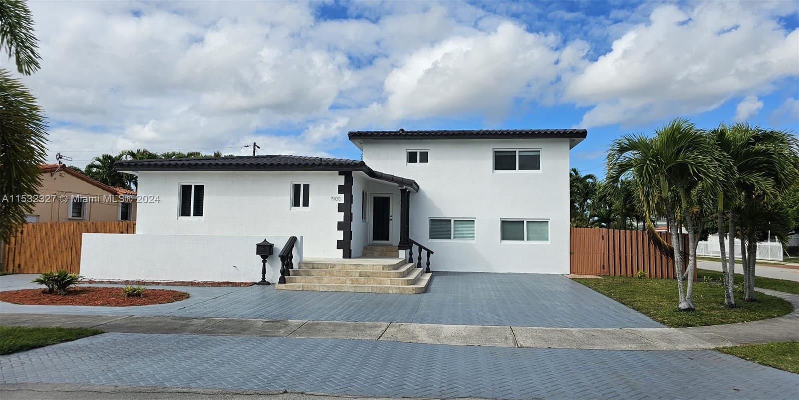 Photo of 1900 SW 83rd Ave in Miami, FL