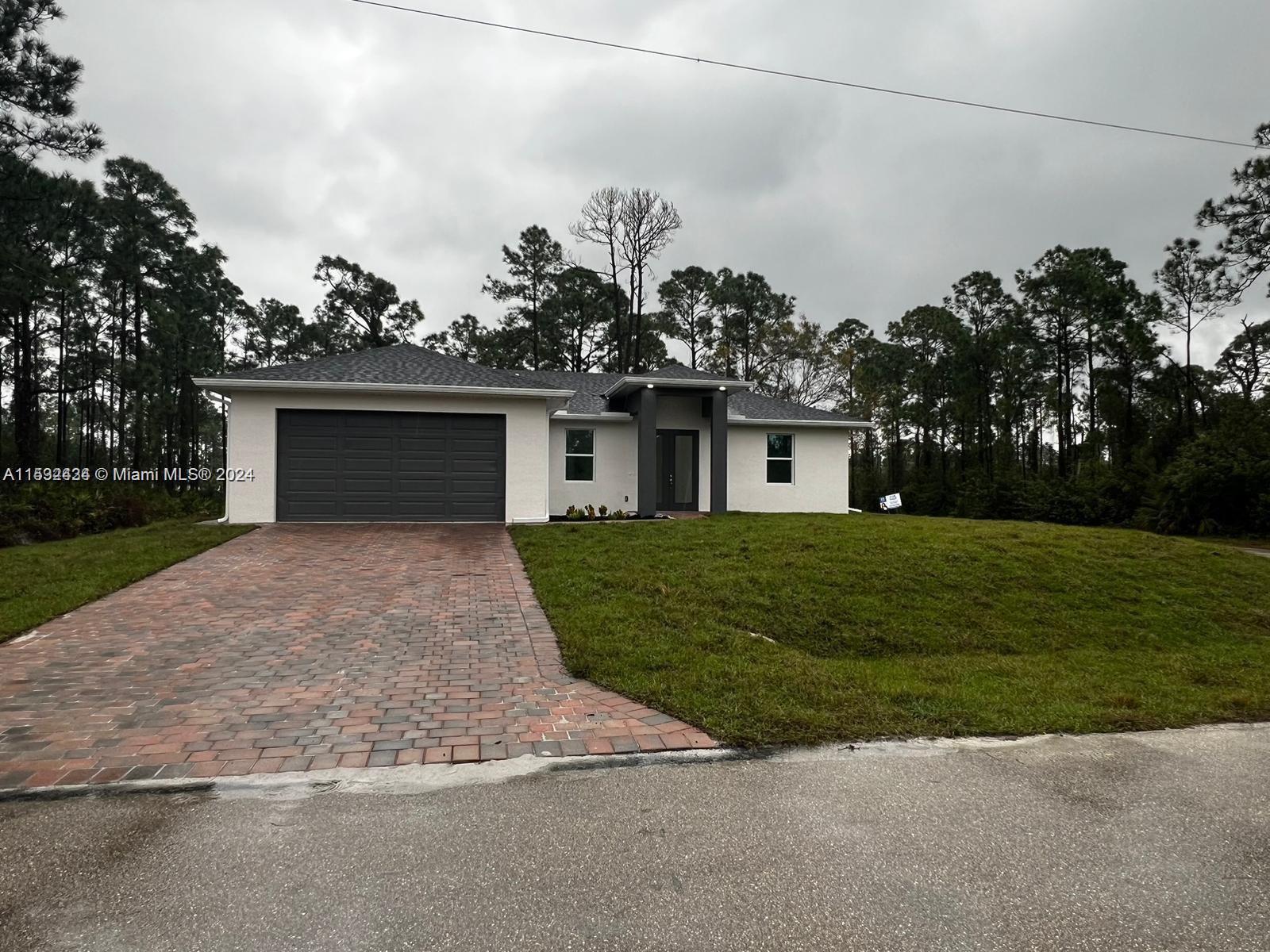 Photo of 3813 SW 34th St in Lehigh Acres, FL