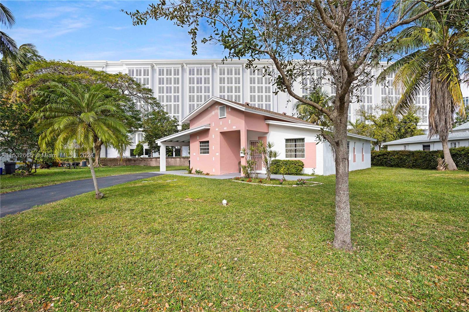 Photo of 135 George Allen Ave in Coral Gables, FL