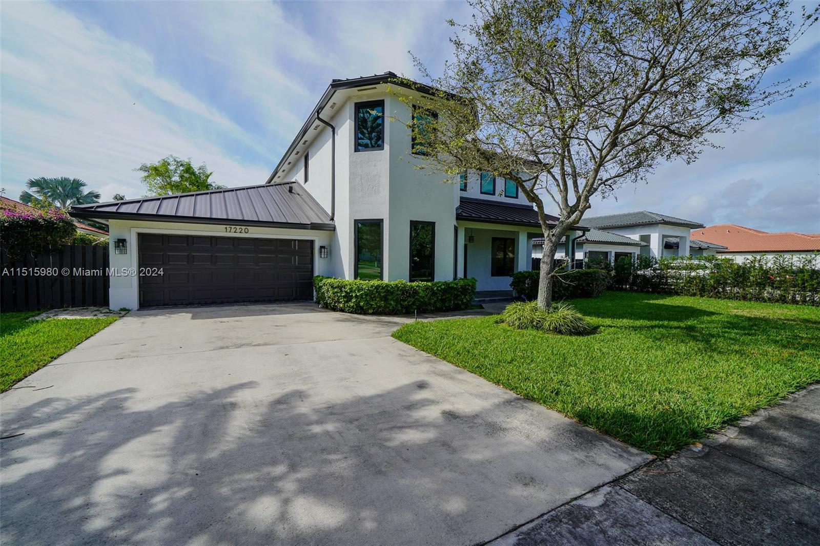 A Palmetto Bay beauty with gorgeous curb appeal ideally situated on oversized
lot. This 4/3 pool ho