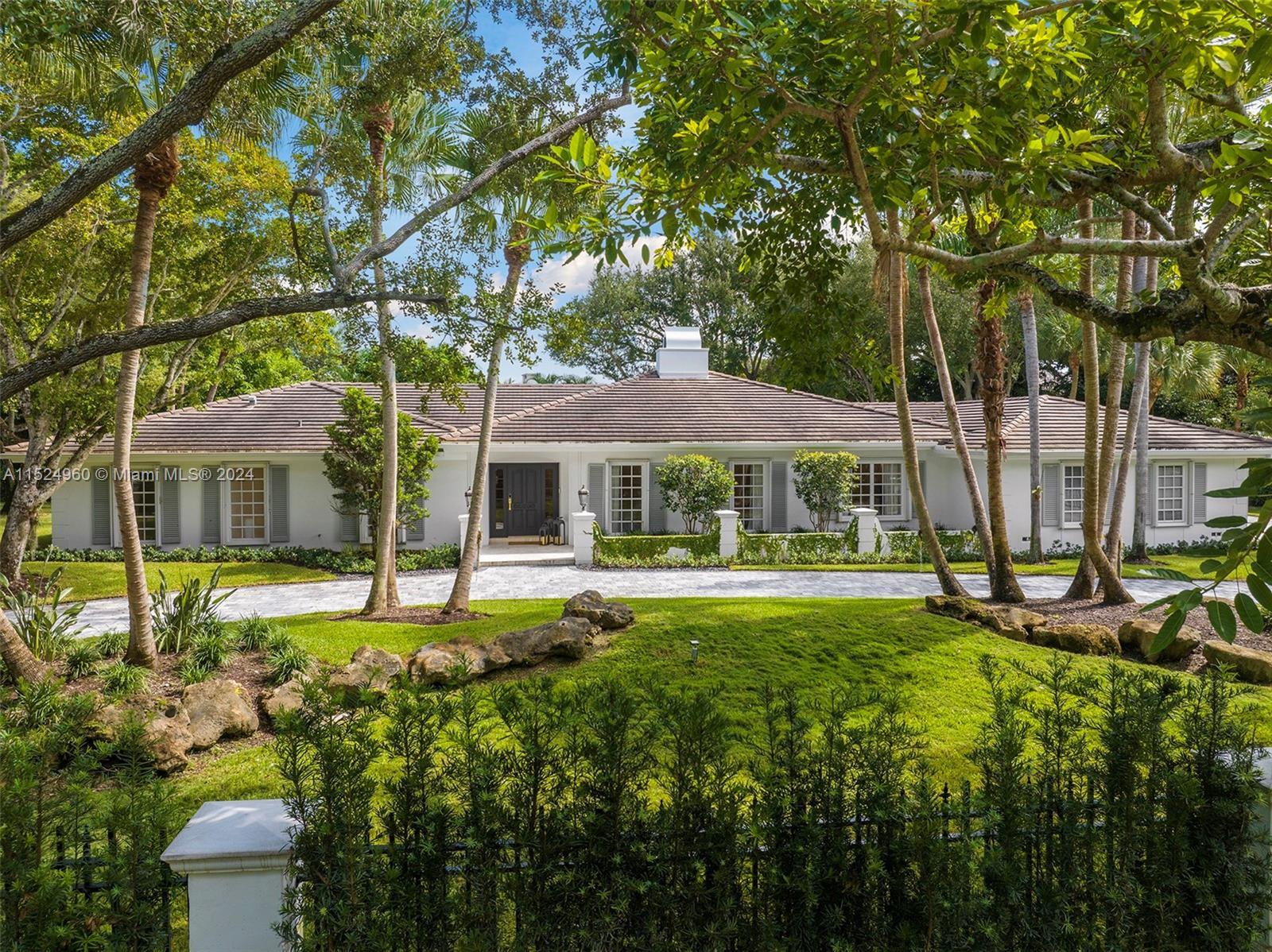 Photo of 11655 Old Cutler Rd in Coral Gables, FL
