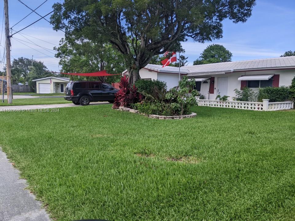 Photo of 4460 NW 19th Ave in Oakland Park, FL