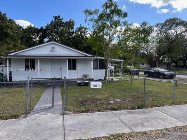 Photo of 1796 NW 112 St in Miami, FL