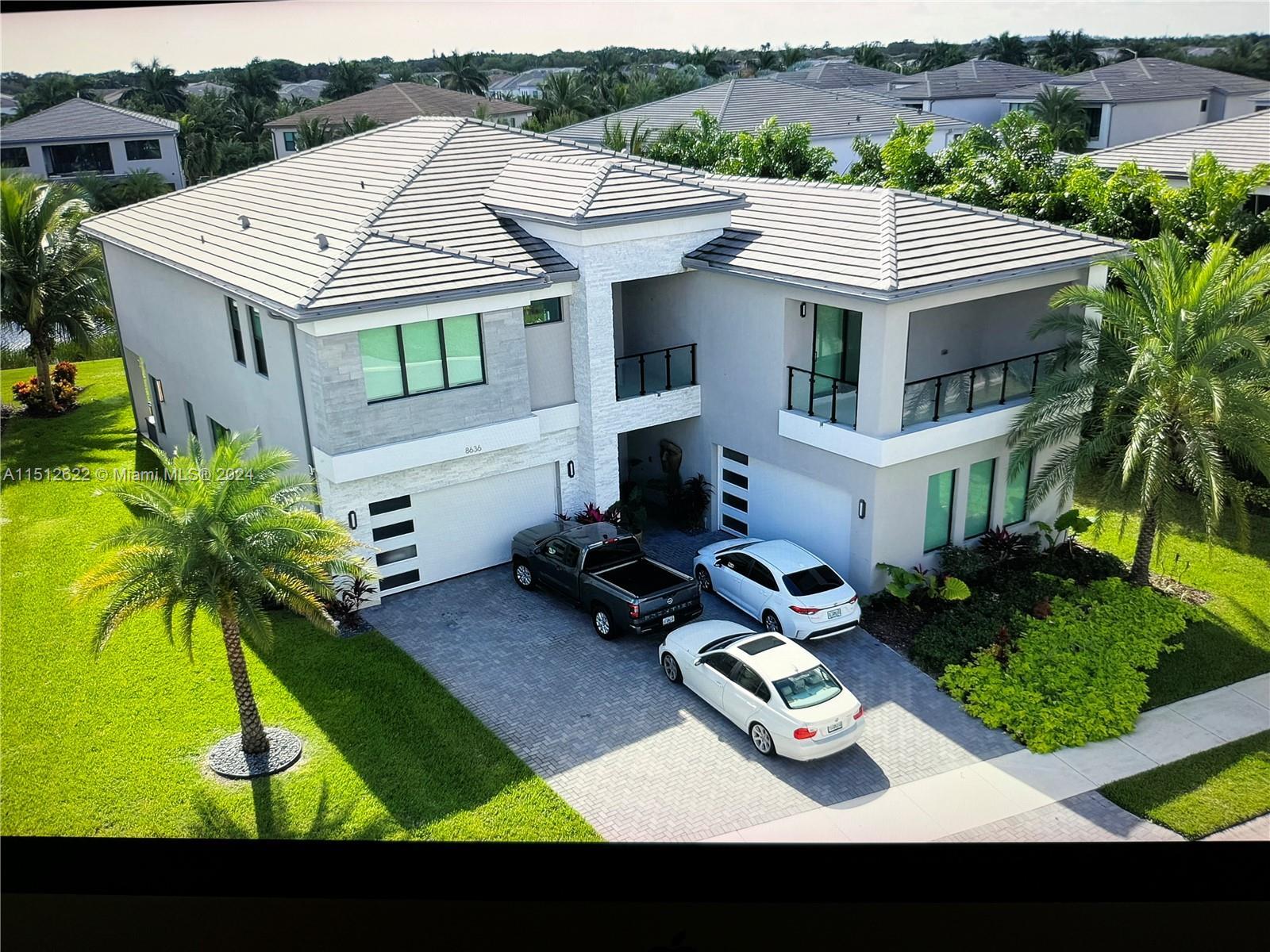Welcome to your dream home!!!
Introducing Lotus, contemporary design redefine luxury living in Boca