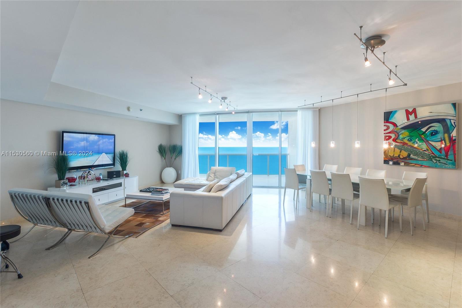 Stunning residence on the desirable 07 line at Ocean Four Condo. 
It features 2 bedrooms, 2 bathroo