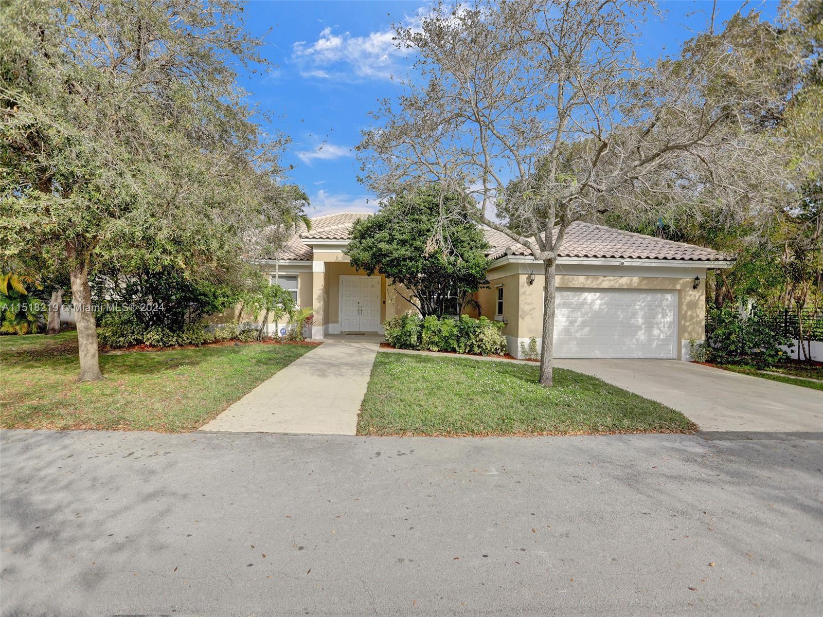 Photo of 11189 SW 78th Ave in Pinecrest, FL