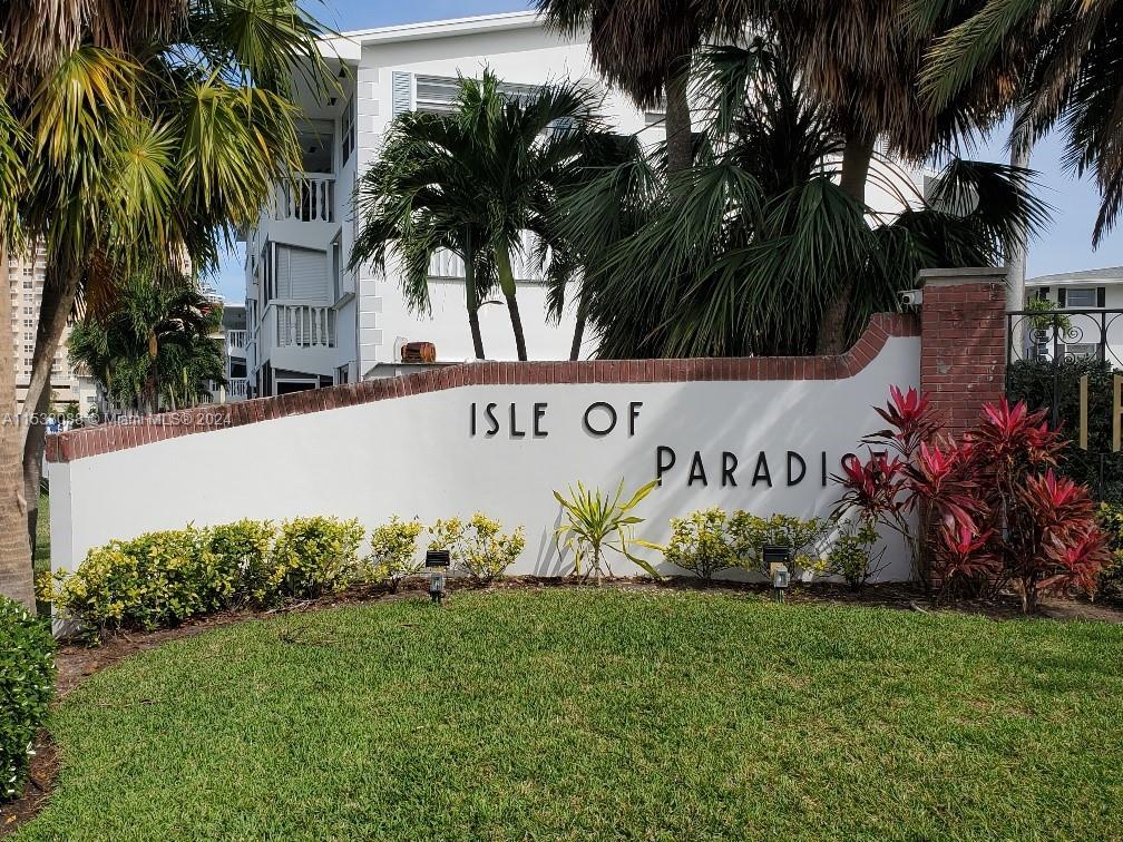 Beautiful Paradise Isle: Fully Renovated Two-Bedroom Unit with Stunning Canal Views and Tranquil Amb