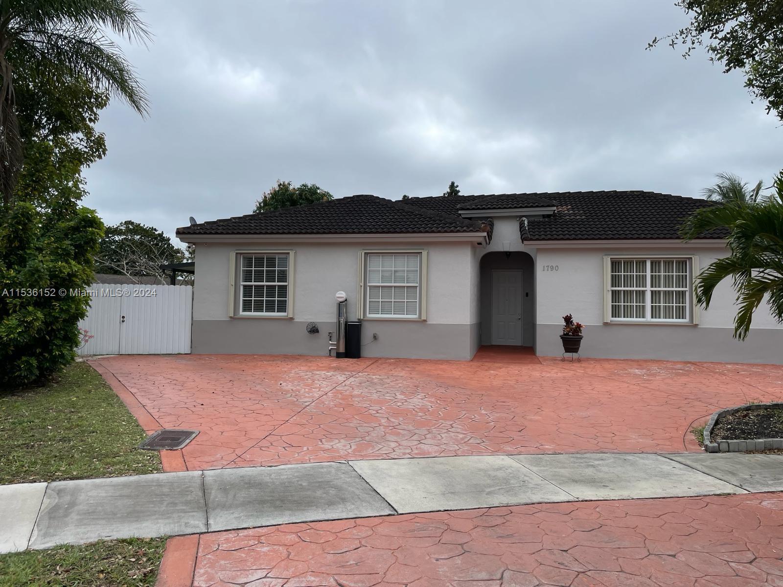Photo of 1790 SW 3rd St in Homestead, FL