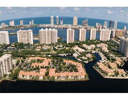 LIVE IN THE LUXURIOUS LIFESTYLE OF WILLIAMS ISLAND SITUATED IN THE HEART OF AVENTURA - LARGE 2500 SQ