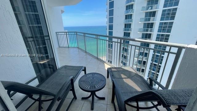 Beautiful Oceanfront Sunny Isles Beach Property. Largest one bedroom on the beach at this price. Rem