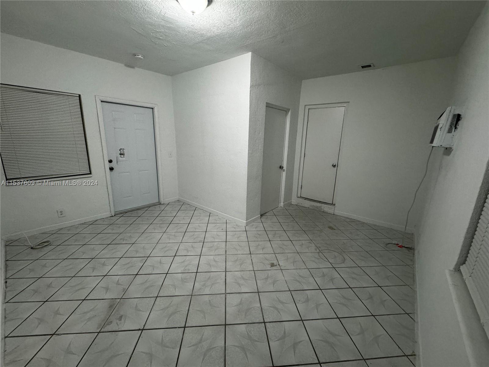 Photo of 1060 NW 116th St #4 in Miami, FL