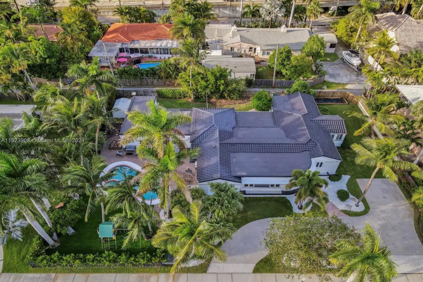 Over 4000sf of lliving space right next to the beach This beautiful estate home sits on an oversized