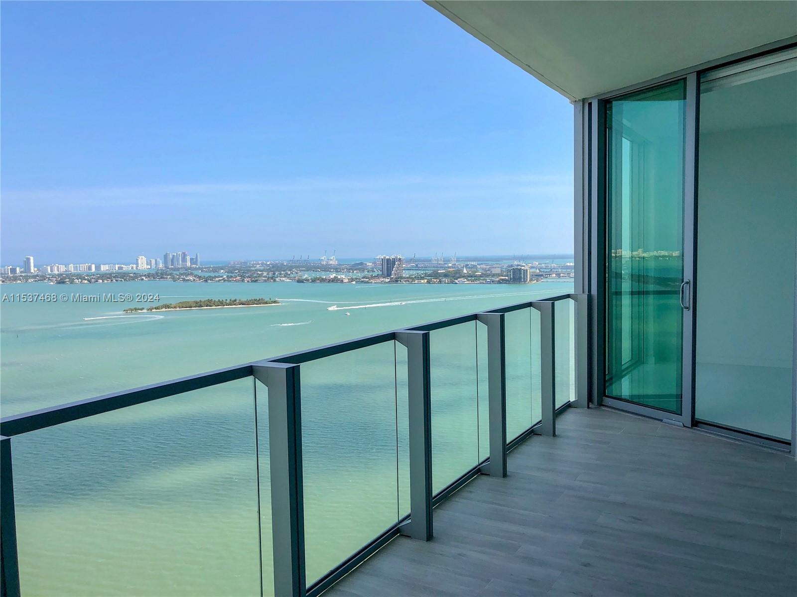 Experience breathtaking open water views every day from the 26th floor at Biscayne Beach! Upon exiti