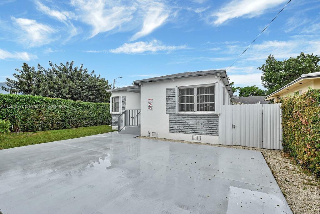 Photo of 600 NW 34th Ave in Miami, FL
