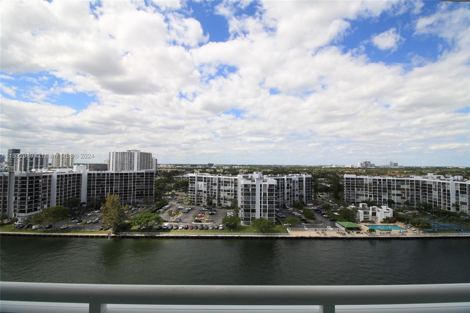 Photo of 3000 S Ocean Dr #1416 in Hollywood, FL