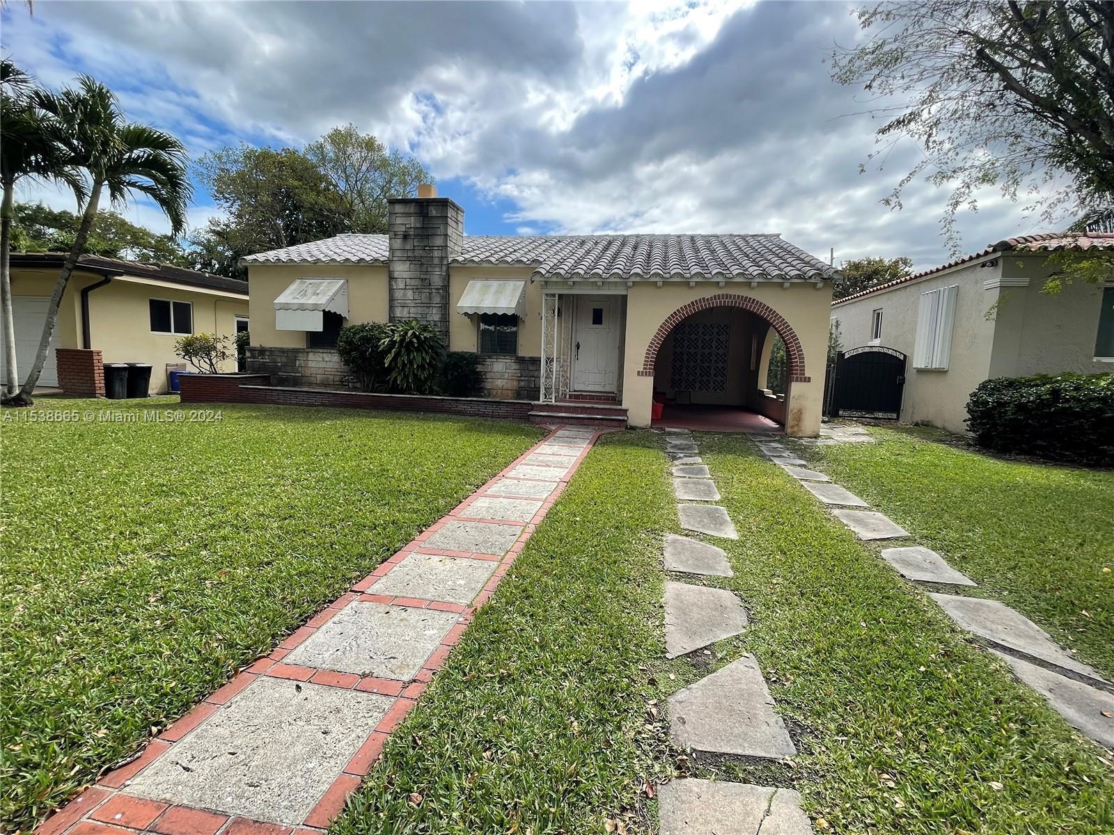 Photo of 720 Madeira Ave in Coral Gables, FL