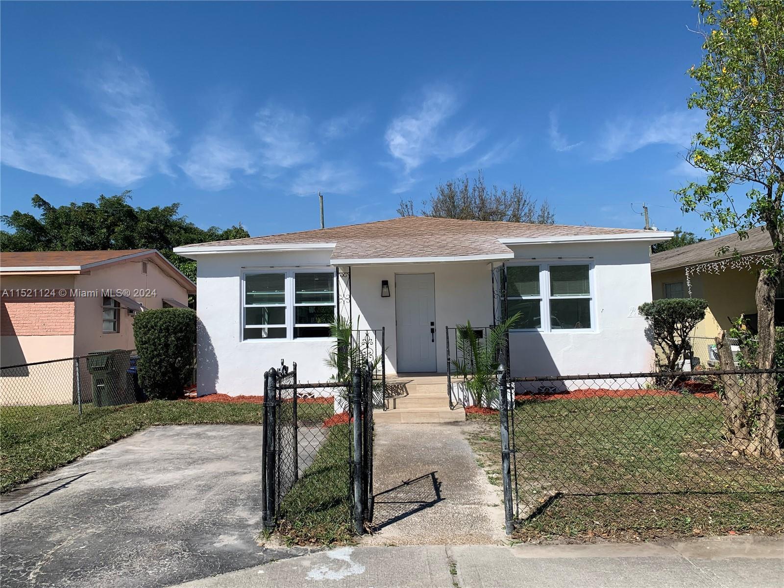 Move-in ready, turn-key Hallandale Beach home. Great location. Close to beaches, shopping, casinos, 
