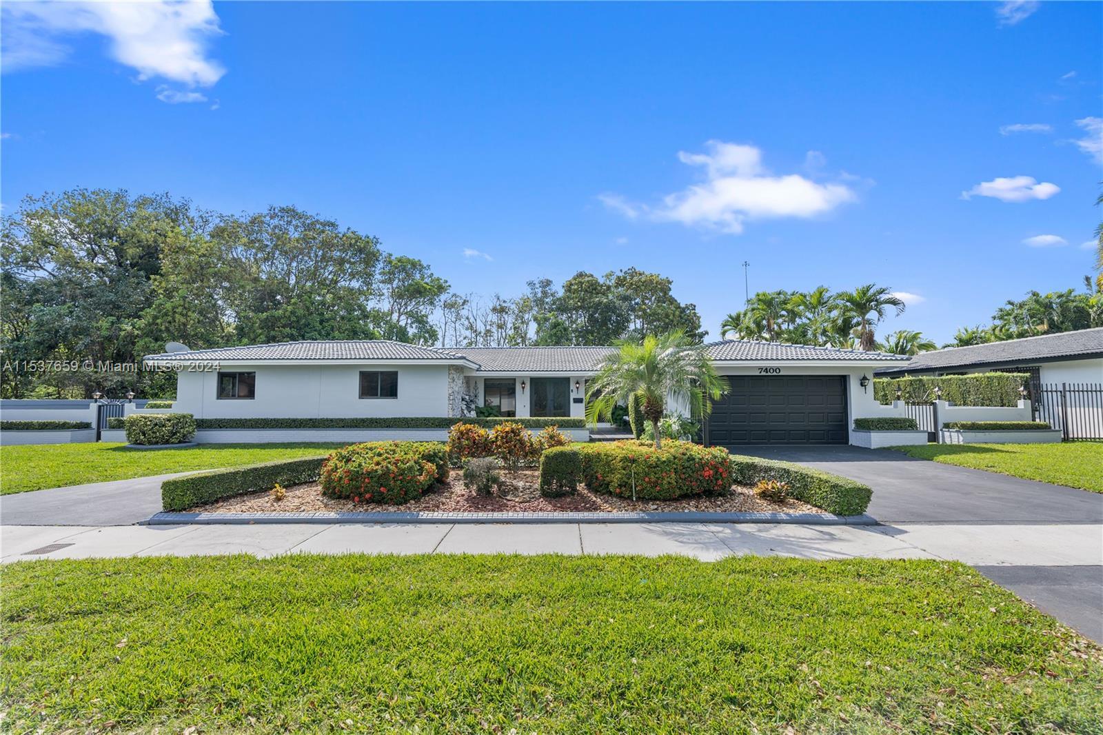 Photo of 7400 Sabal Dr in Miami Lakes, FL