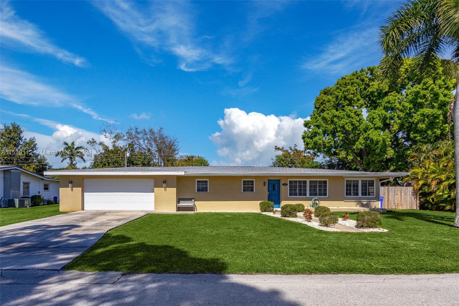 Photo of 1657 Grace in Fort Myers, FL
