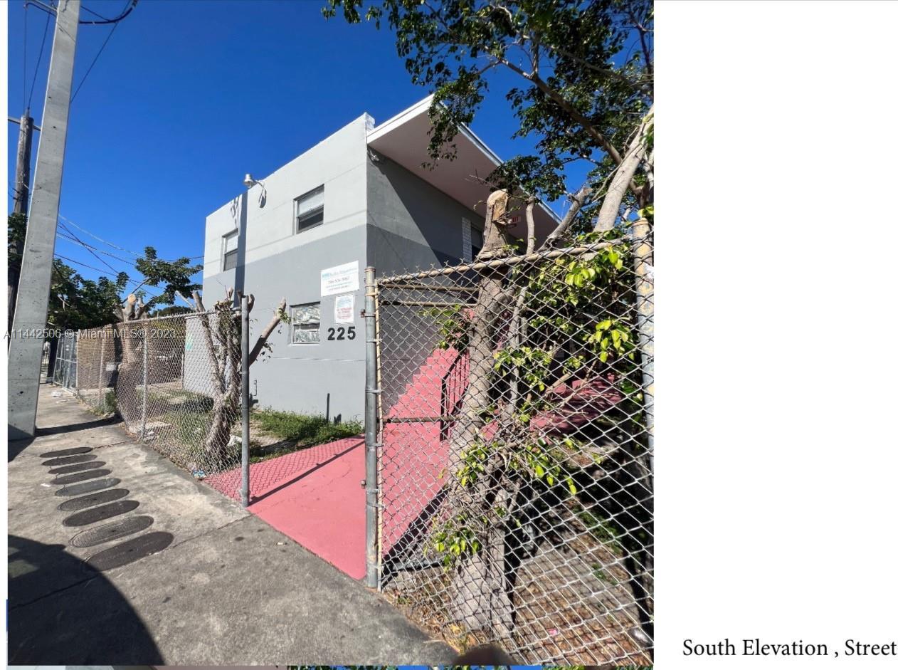 Photo of 225 NW 16th St in Miami, FL