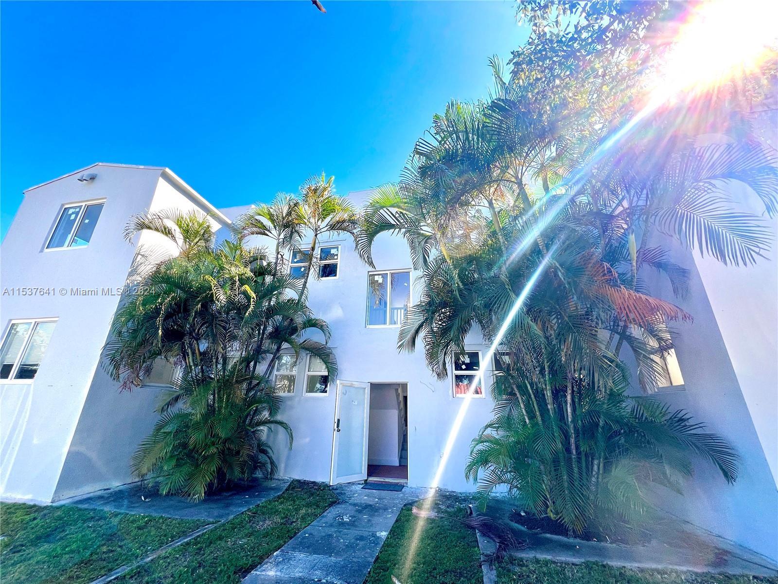 Photo of 1015 S 17th Ave #4 in Hollywood, FL