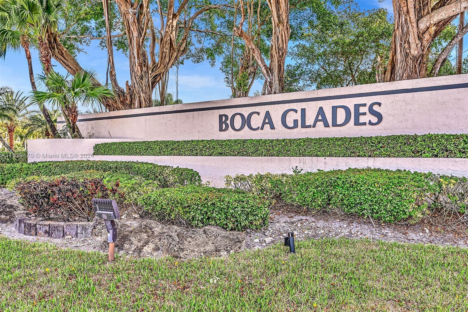 GREAT UNIT IN SOUGHT AFTER BOCA GLADES! 2 BED 2 BATH LAKE VIEW CONDO CONVENIENTLY LOCATED NEAR THE T