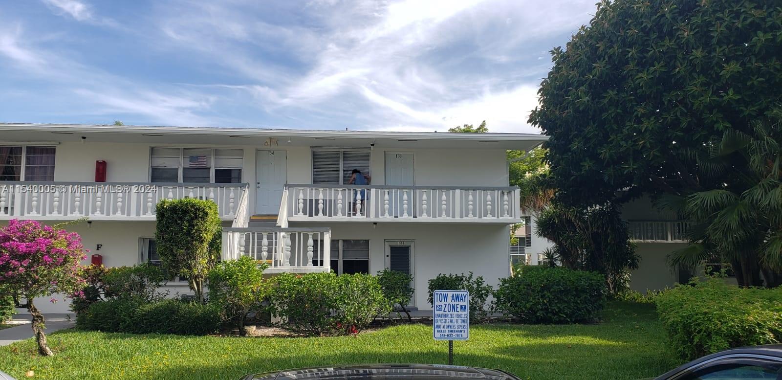 Photo of 133 Coventry F #133 in West Palm Beach, FL