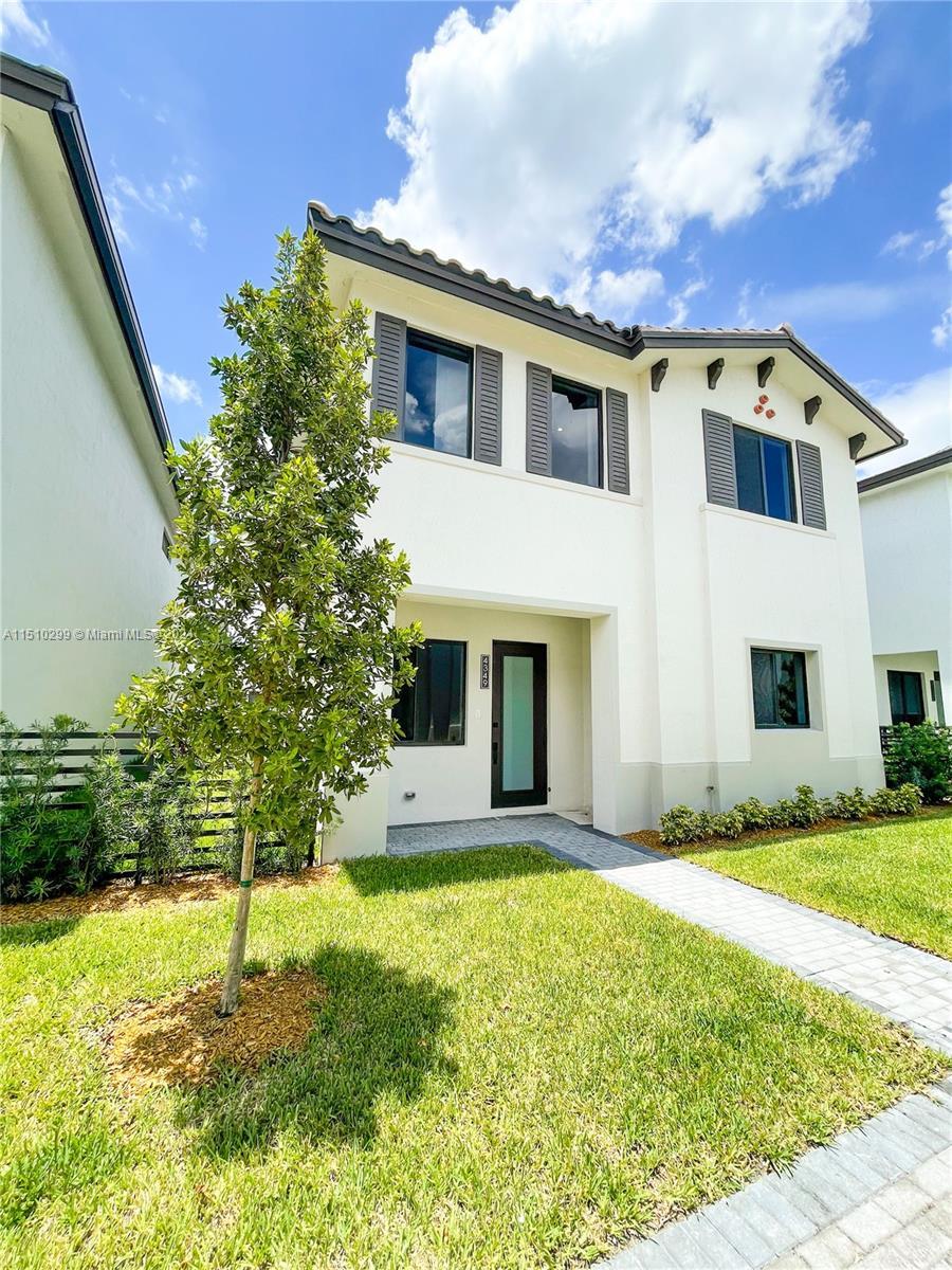 Photo of 4349 NW 81st Ave in Doral, FL
