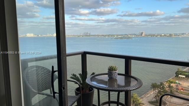 REDUCED!!! Spectacular unobstructed Bayfront 20th floor SE waterfront views! TENANT IN PLACE UNTIL M