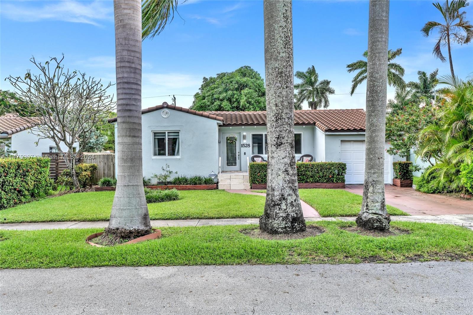 Photo of 1528 Wiley St in Hollywood, FL