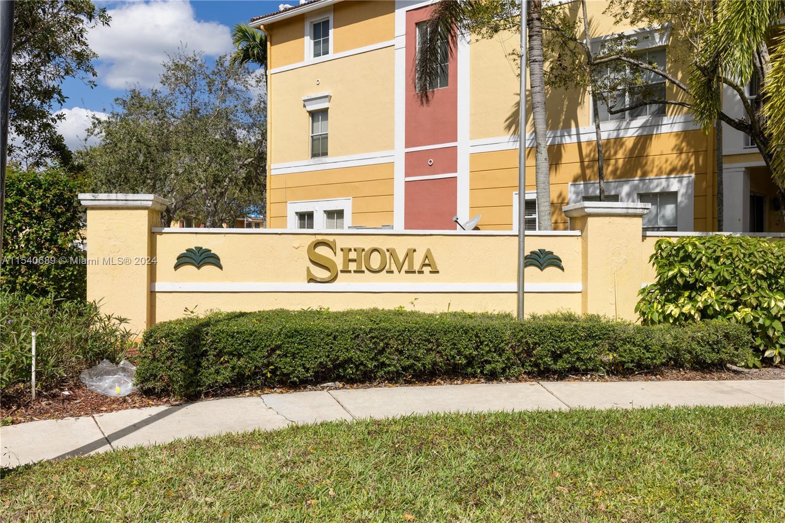 Photo of 2212 Shoma Dr in Royal Palm Beach, FL