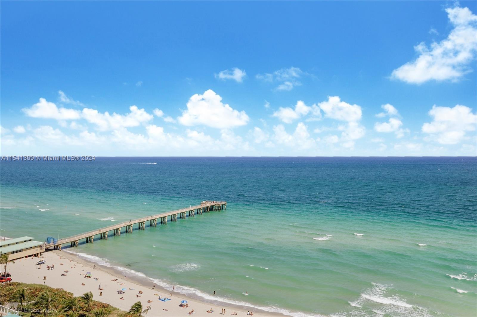 Photo of 16445 Collins Ave #1421 in Sunny Isles Beach, FL