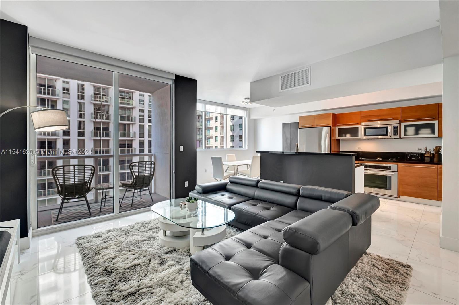Welcome to one of the most unique floor plans in all of Downtown Miami . It features one large bedro