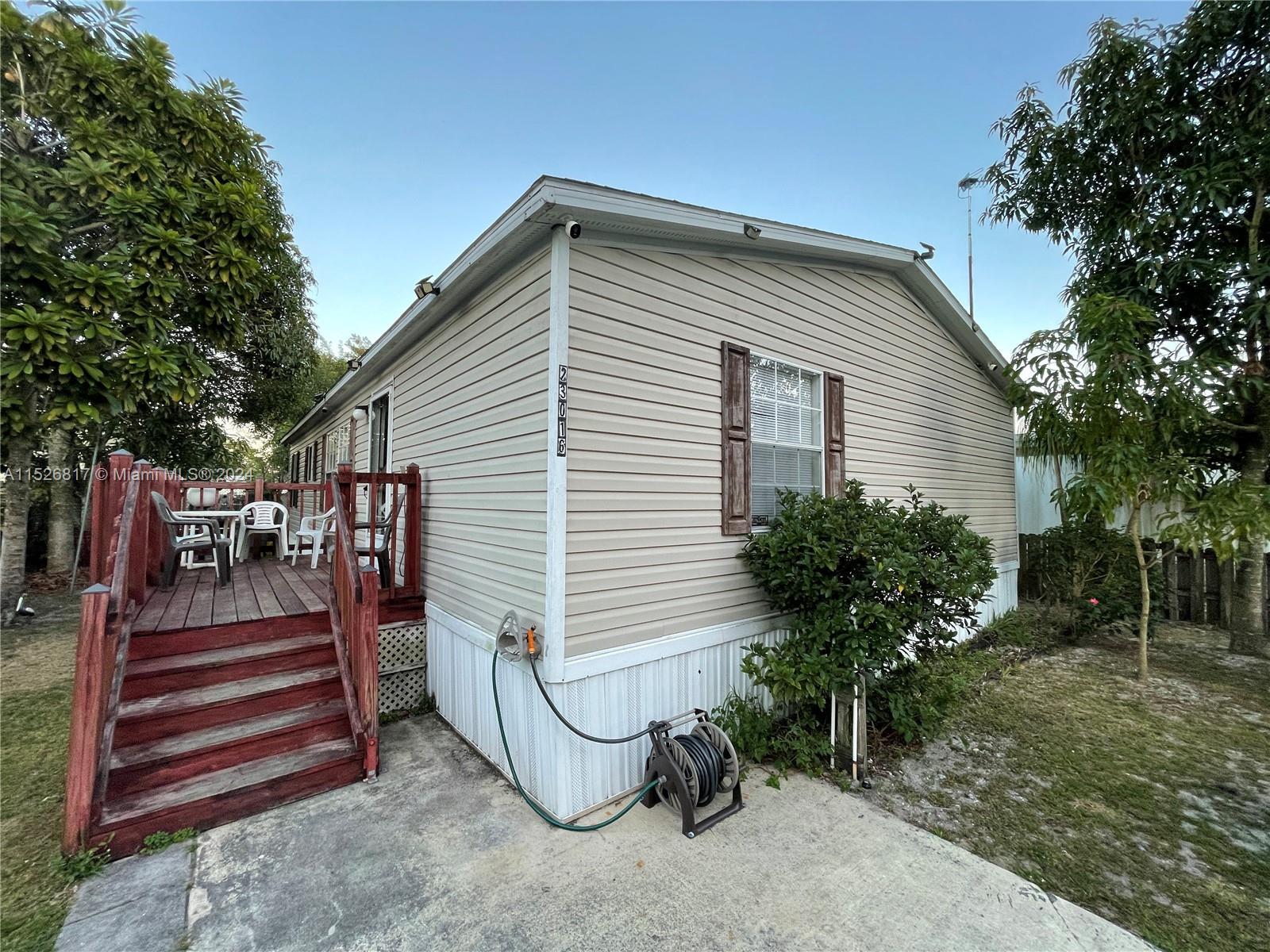 PRICE REDUCED -SELLER MOTIVATED 3 BED AND 2 BATH DOUBLE WIDE MOBILE HOME - A/C 2021 - WATER HEATER 2