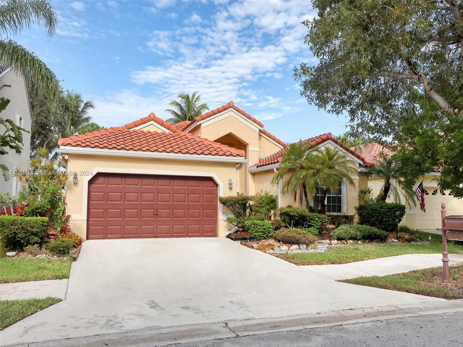 Photo of 333 Cameron Dr in Weston, FL