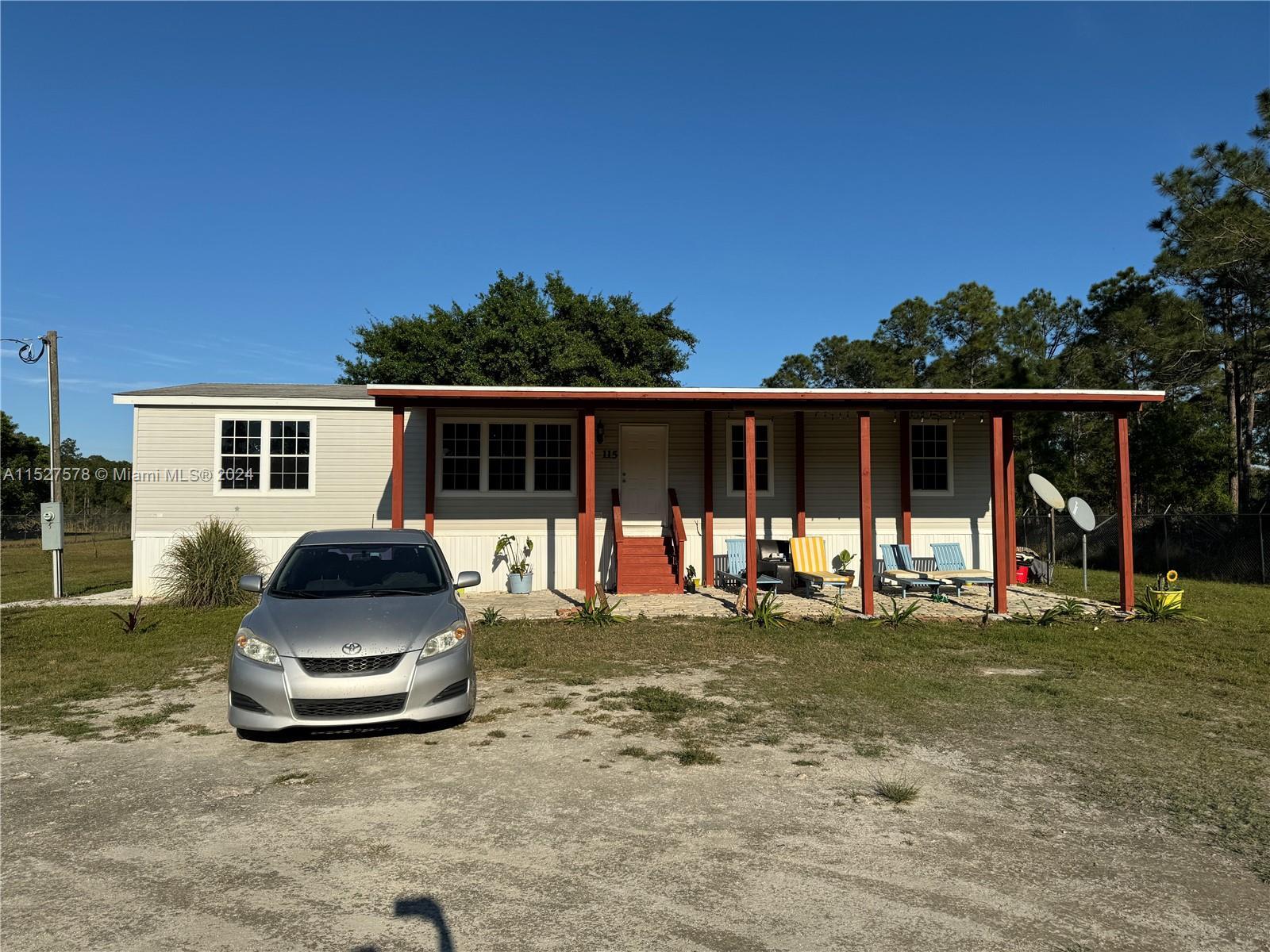 Photo of 115 W Marimba Cir in Clewiston, FL
